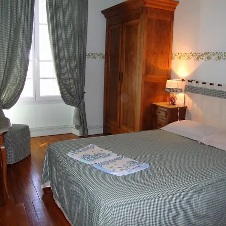 فندق مبيت وإفطار Golf De Teynac 3*