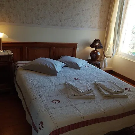 فندق مبيت وإفطار Golf De Teynac 3*